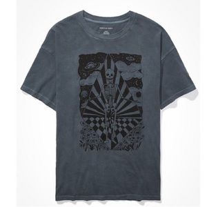 Oversized skull graphic tshirt